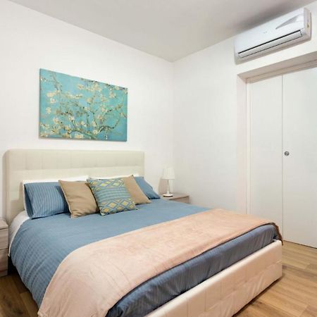 Centre Apartment Grotte Bianche 2 卡塔尼亚 外观 照片